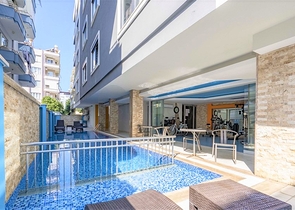 قريبة من البحر - شقة غرفتين وصالة مفروشة - في مركز الانيا 