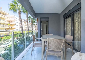 قريبة من البحر - شقة غرفتين وصالة مفروشة - في مركز الانيا 