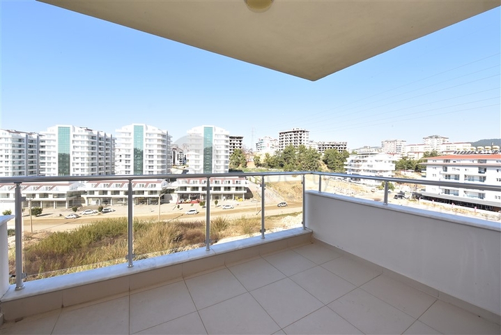 شقة ضمن مجمع فاخر - تصميم 1+2 - في افسلار / الانيا 