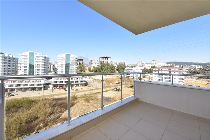 شقة ضمن مجمع فاخر - تصميم 1+2 - في افسلار / الانيا 