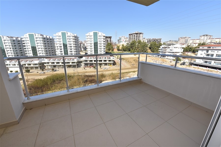 شقة ضمن مجمع فاخر - تصميم 1+2 - في افسلار / الانيا 