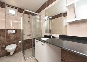 شقة ضمن مجمع فاخر - تصميم 1+2 - في افسلار / الانيا 