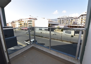 سعر مناسب - شقة غرفة وصالة جديدة -ضمن مجمع سكني في موقع ممتاز - اوبا / الانيا 