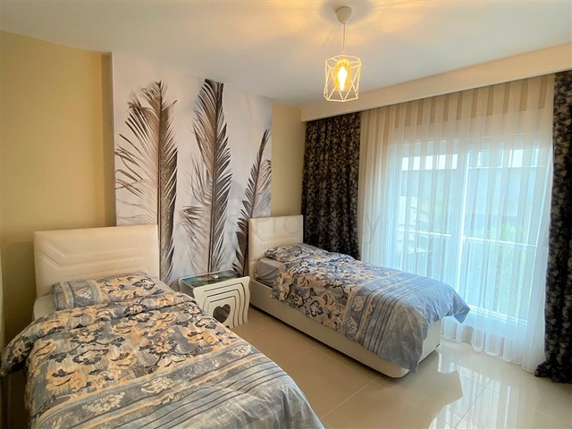 قريبة من البحر والخدمات - شقة غرفتين وصالة مفروشة - في محمودلار/ الانيا 