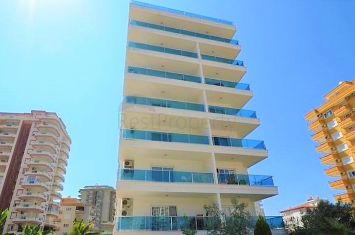 قريبة من البحر والخدمات - شقة غرفتين وصالة مفروشة - في محمودلار/ الانيا 