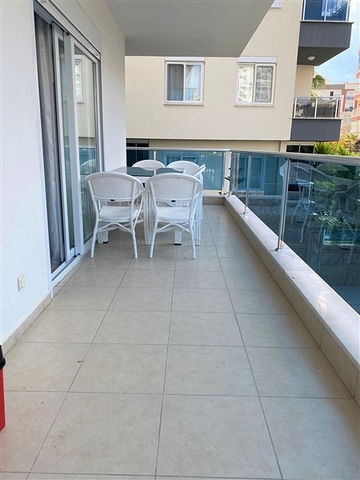 قريبة من البحر والخدمات - شقة غرفتين وصالة مفروشة - في محمودلار/ الانيا 