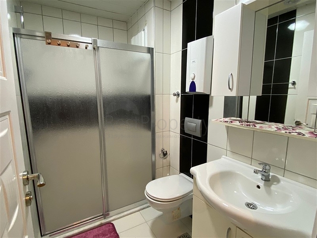 قريبة من البحر والخدمات - شقة غرفتين وصالة مفروشة - في محمودلار/ الانيا 