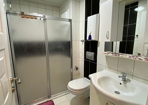 قريبة من البحر والخدمات - شقة غرفتين وصالة مفروشة - في محمودلار/ الانيا 