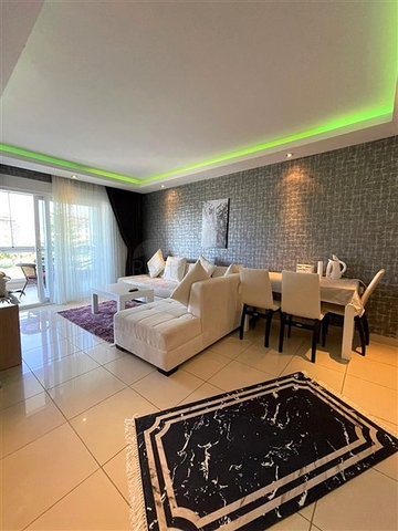 اول صف على البحر - شقة غرفة وصالة مفروشة -ضمن مجمع حديث - في كاستل / الانيا 