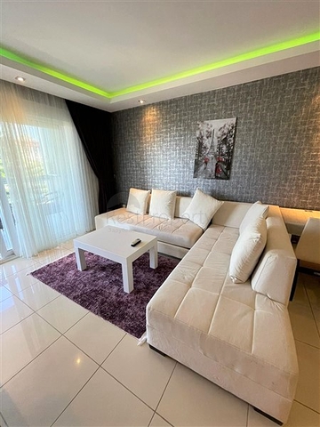 اول صف على البحر - شقة غرفة وصالة مفروشة -ضمن مجمع حديث - في كاستل / الانيا 