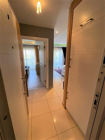 اول صف على البحر - شقة غرفة وصالة مفروشة -ضمن مجمع حديث - في كاستل / الانيا 