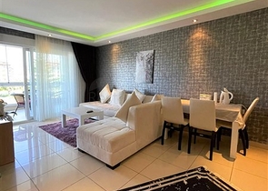 اول صف على البحر - شقة غرفة وصالة مفروشة -ضمن مجمع حديث - في كاستل / الانيا 