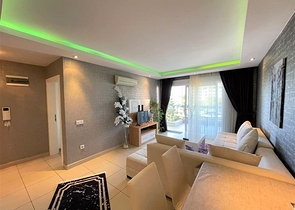 اول صف على البحر - شقة غرفة وصالة مفروشة -ضمن مجمع حديث - في كاستل / الانيا 