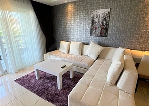 اول صف على البحر - شقة غرفة وصالة مفروشة -ضمن مجمع حديث - في كاستل / الانيا 