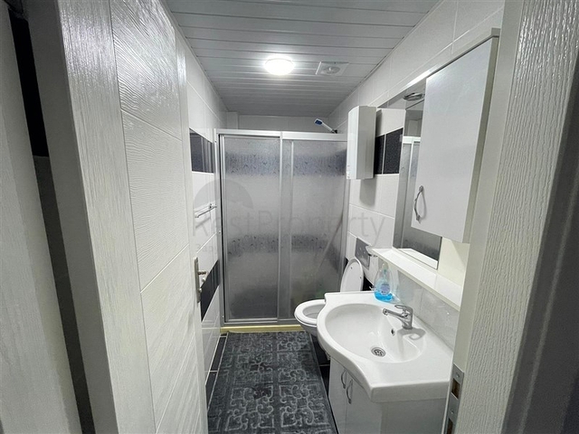 سعر مناسب - شقة غرفة وصالة مفروشة - قريبة من البحر والخدمات - محمودلار / الانيا 