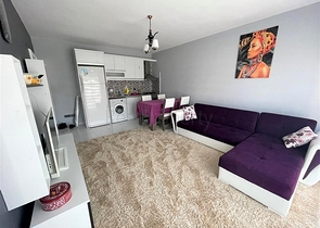 سعر مناسب - شقة غرفة وصالة مفروشة - قريبة من البحر والخدمات - محمودلار / الانيا 