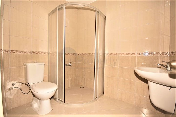 شقة غرفتين وصالة - قريبة من البحر والخدمات - في محمودلار / الانيا 