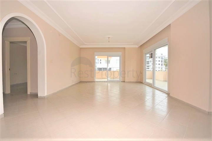 شقة غرفتين وصالة - قريبة من البحر والخدمات - في محمودلار / الانيا 