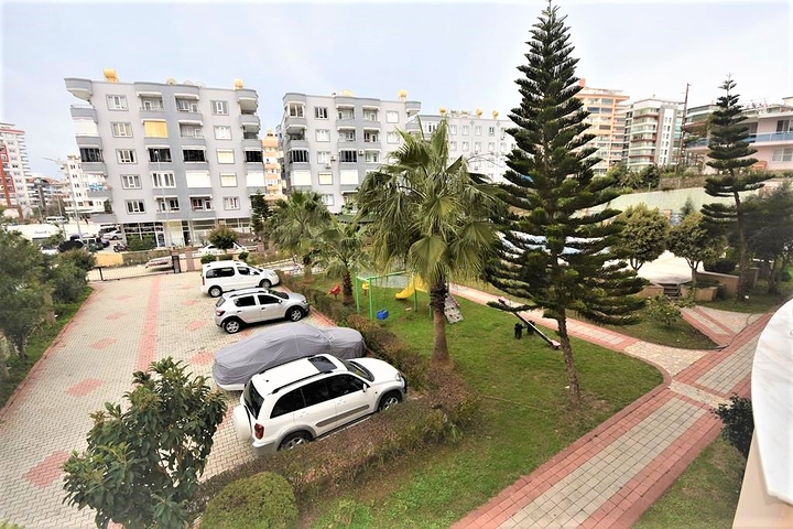 شقة غرفتين وصالة - قريبة من البحر والخدمات - في محمودلار / الانيا 