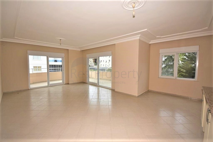 شقة غرفتين وصالة - قريبة من البحر والخدمات - في محمودلار / الانيا 