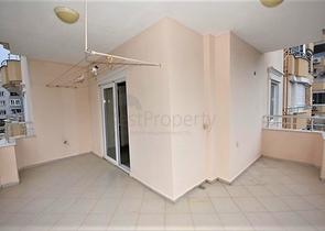 شقة غرفتين وصالة - قريبة من البحر والخدمات - في محمودلار / الانيا 