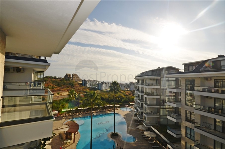 دوبلكس 3 غرف وصالة مفروشة - ضمن مجمع يضم كافة الخدمات في كاستل / الانيا 