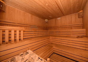 دوبلكس 3 غرف وصالة مفروشة - ضمن مجمع يضم كافة الخدمات في كاستل / الانيا 