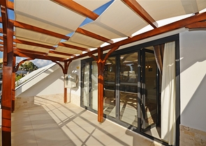 دوبلكس 3 غرف وصالة مفروشة - ضمن مجمع يضم كافة الخدمات في كاستل / الانيا 