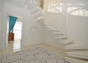 دوبلكس 3 غرف وصالة مفروشة - ضمن مجمع يضم كافة الخدمات في كاستل / الانيا 