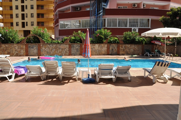 شقة في مركز الانيا -بسعر مناسب - تصميم غرفتين وصالة - كليوباترا / الانيا