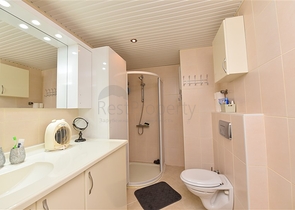 اطلالة بحرية - شقة غرفتين وصالة مفروشة - ضمن مجمع سكني - في الانيا 