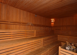 اطلالة بحرية - شقة غرفتين وصالة مفروشة - ضمن مجمع سكني - في الانيا 