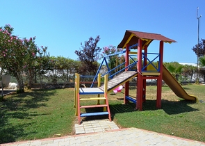 اطلالة بحرية - شقة غرفتين وصالة مفروشة - ضمن مجمع سكني - في الانيا 