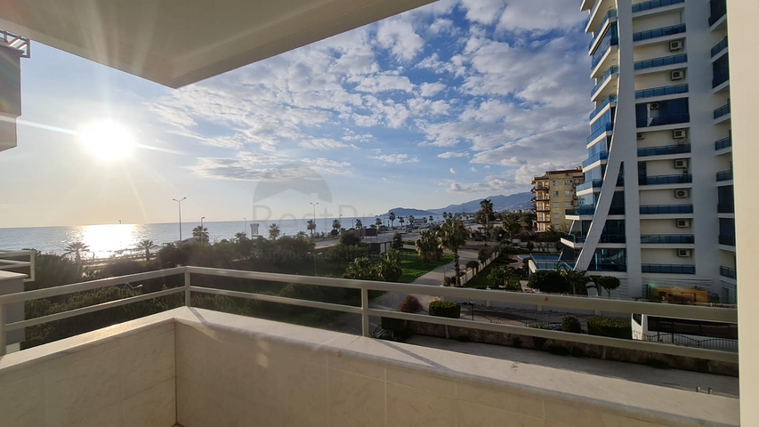 اطلالة بحر مباشرة - شقة غرفتين وصالة مطبخ منفصل - في محمودلار / الانيا 