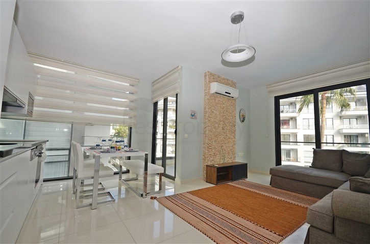 دوبلكس 3 غرف وصالة -مفروشة بأناقة -ضمن مجمع يضم كافة الخدمات - في كاستل / الانيا 