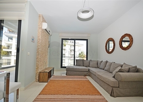 دوبلكس 3 غرف وصالة -مفروشة بأناقة -ضمن مجمع يضم كافة الخدمات - في كاستل / الانيا 