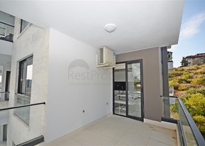 دوبلكس 3 غرف وصالة -مفروشة بأناقة -ضمن مجمع يضم كافة الخدمات - في كاستل / الانيا 