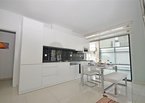 دوبلكس 3 غرف وصالة -مفروشة بأناقة -ضمن مجمع يضم كافة الخدمات - في كاستل / الانيا 