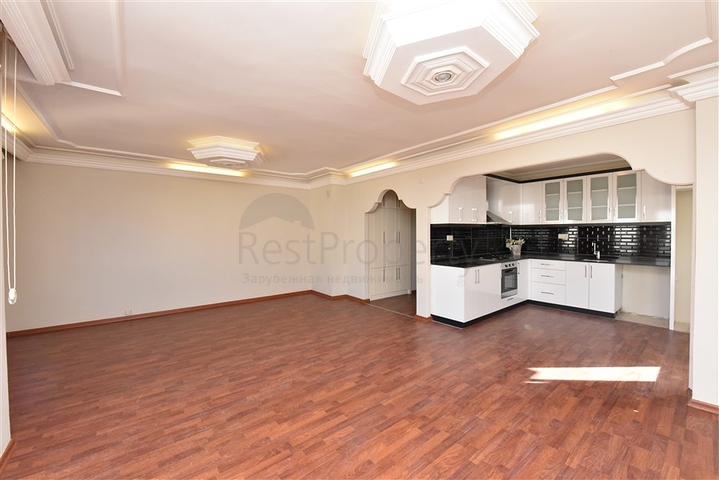 شقة عائلية واسعة - تصميم 3 غرف وصالة - في مركز الانيا 