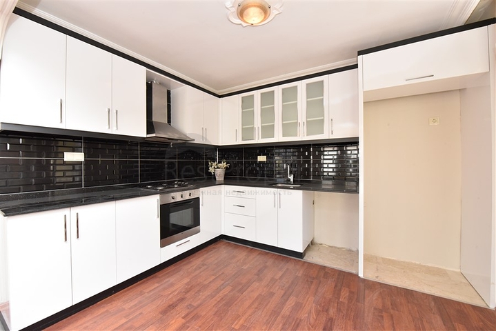 شقة عائلية واسعة - تصميم 3 غرف وصالة - في مركز الانيا 