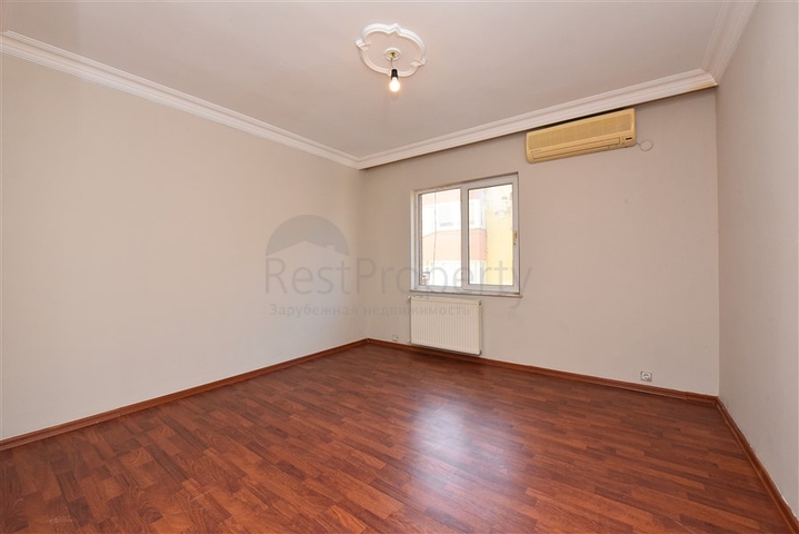 شقة عائلية واسعة - تصميم 3 غرف وصالة - في مركز الانيا 