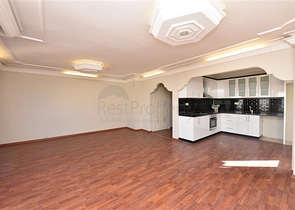 شقة عائلية واسعة - تصميم 3 غرف وصالة - في مركز الانيا 