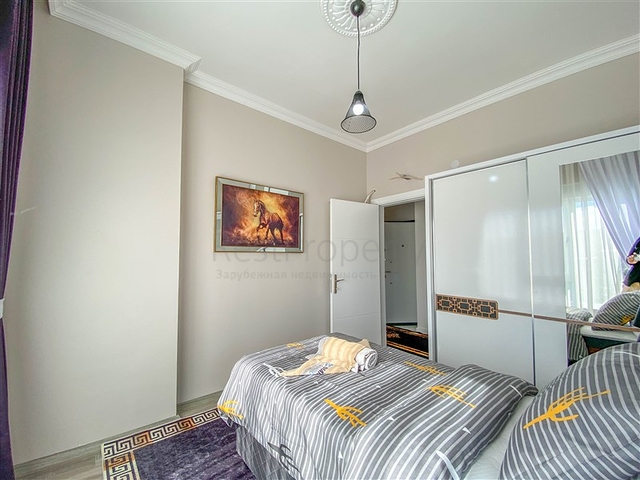 شقة زاوية - غرفتين وصالة مع مطبخ منفصل - مفروشة وضمن مجمع جديد - في ديمرتاش / الانيا 