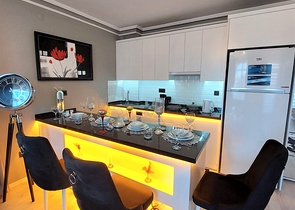 شقة انيقة - تصميم غرفة وصالة مفروشة - في مركز الانيا 