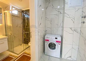 اطلالة على الطبيعة الخضراء - شقة انيقة ضمن مجمع جديد - تصميم غرفتين وصالة مع مطبخ منفصل - في ديمرتاش / الانيا 