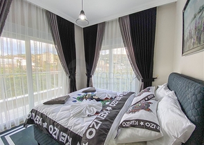 اطلالة على الطبيعة الخضراء - شقة انيقة ضمن مجمع جديد - تصميم غرفتين وصالة مع مطبخ منفصل - في ديمرتاش / الانيا 