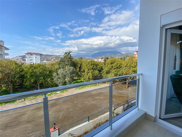 شقة غرفة وصالة مفروشة -ضمن مجمع جديد في ديمرتاش / الانيا 