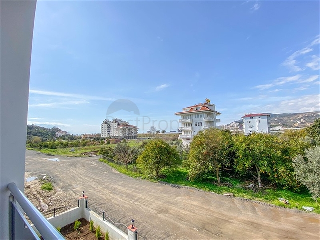 شقة غرفة وصالة مفروشة -ضمن مجمع جديد في ديمرتاش / الانيا 