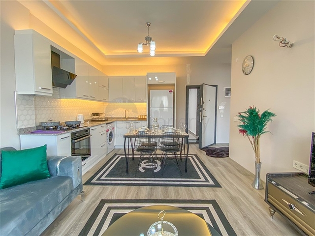 شقة غرفة وصالة مفروشة -ضمن مجمع جديد في ديمرتاش / الانيا 