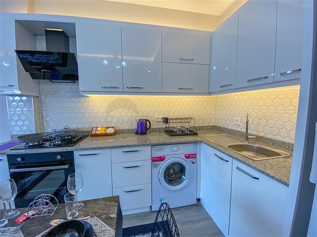 شقة جديدة - غرفة نوم وصالة مفروشة -في ديمرتاش / الانيا 